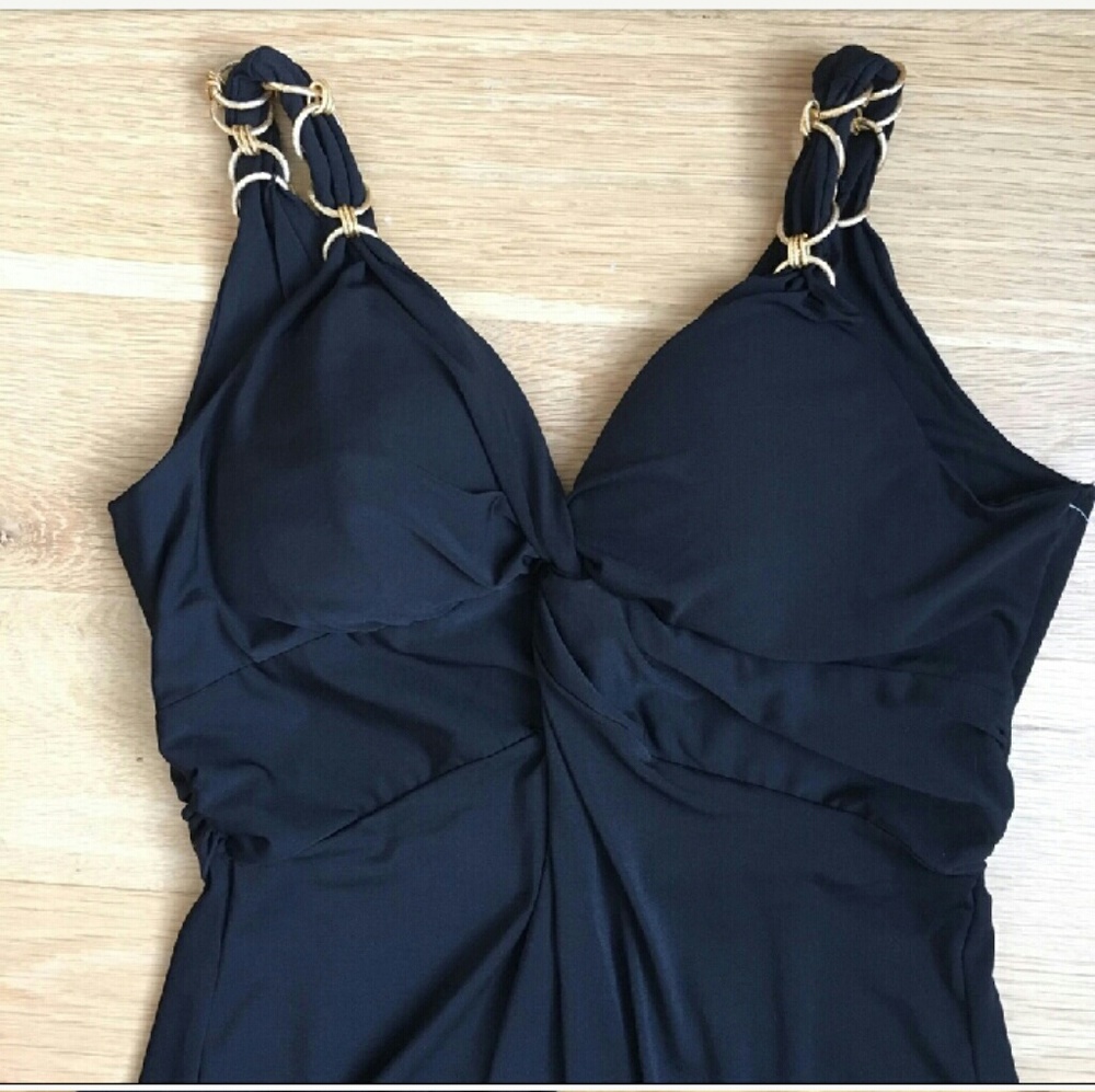ESSENTIALS By MILANO BLACK DRESS